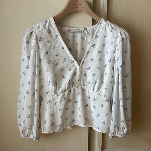 Abercrombie Women's 3/4 Sleeve V-Neck Blouse